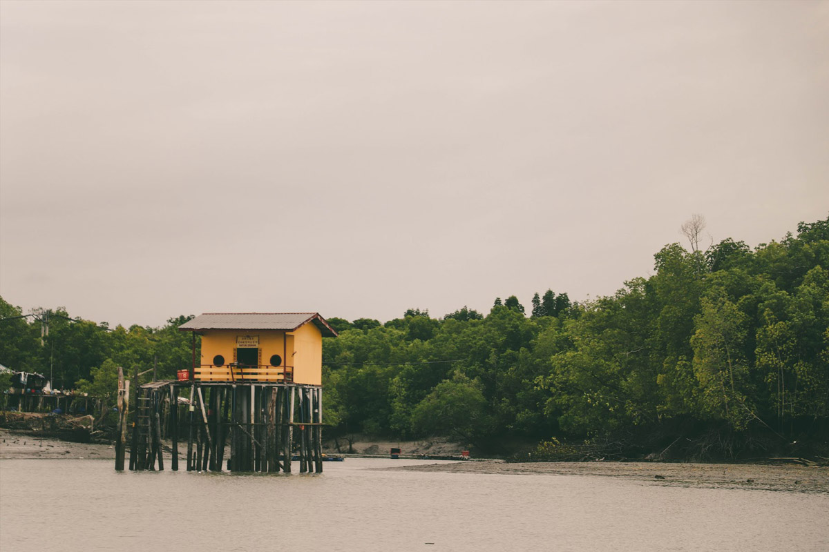 Ett gammalt hus på vatten