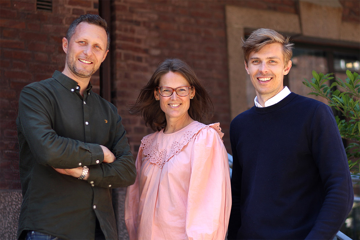 Magnus Hornef och Joel Torkelsson, co-founders på Metry, och Kristina Söderberg, Investment Manager på SEB Greentech Venture Capital. 